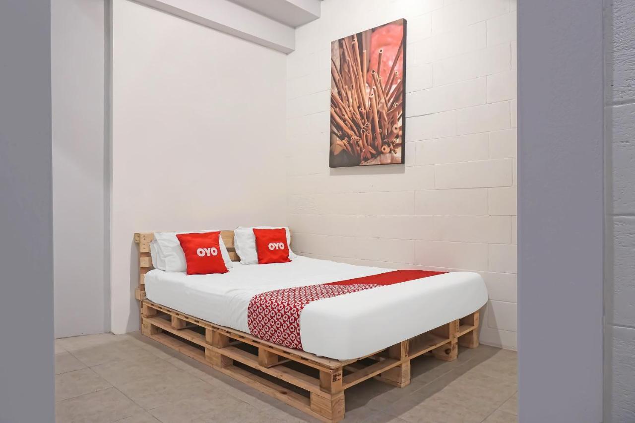 Spot On 91821 The Packer Lodge จาการ์ตา ภายนอก รูปภาพ